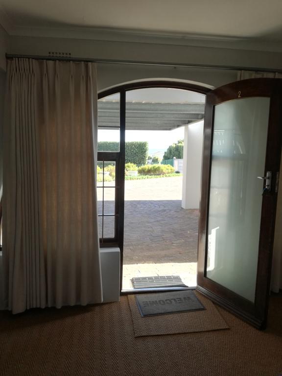 Casa Del Mar Hotel Hermanus Bagian luar foto